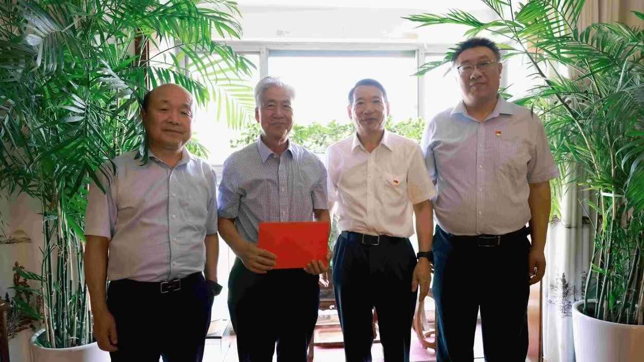 走访慰问暖人心，，，，，，眷注帮扶聚党心集团公司开展“七一”走访慰问活动 437ccm必赢国际