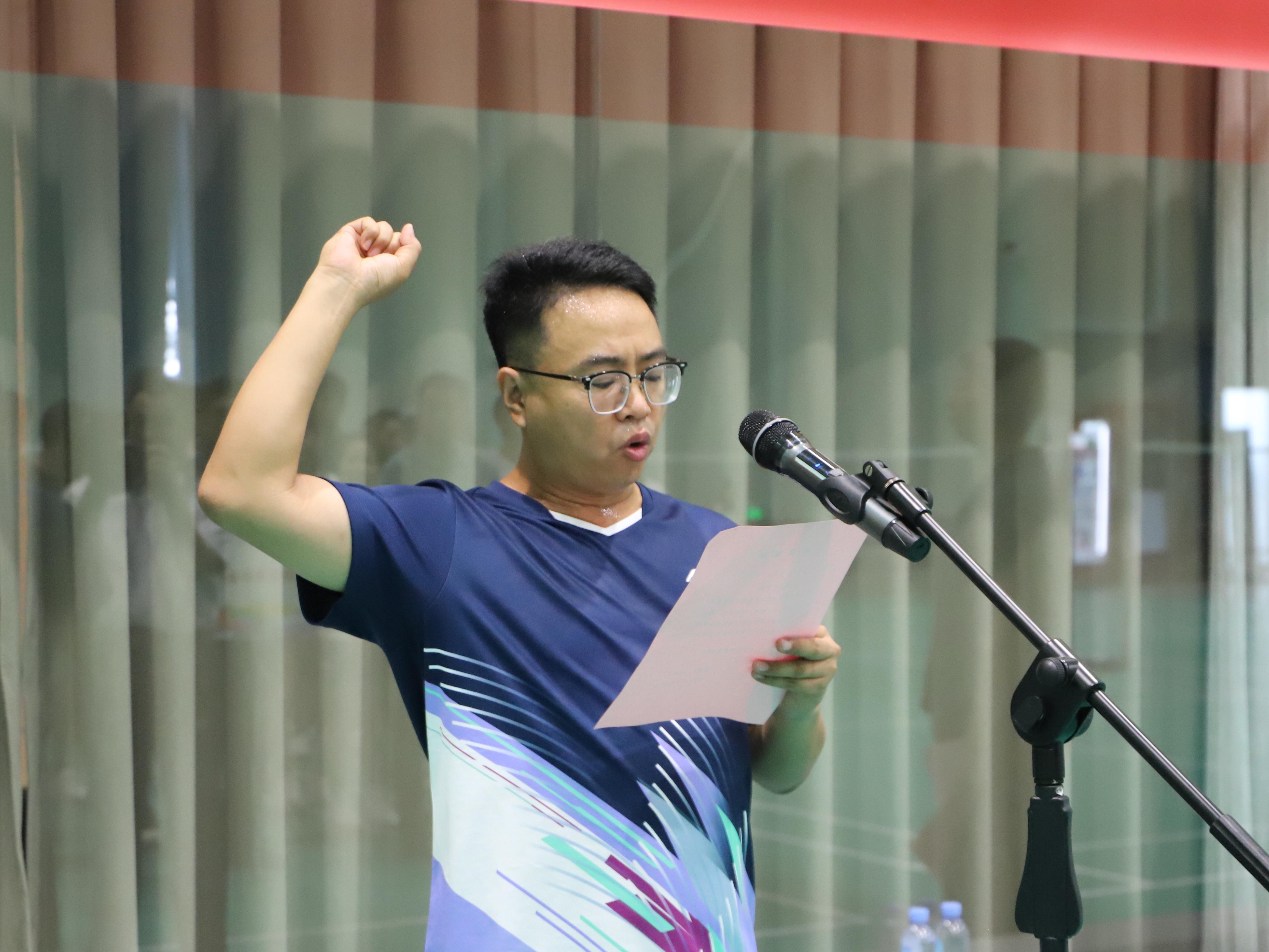 运发动代表.JPG